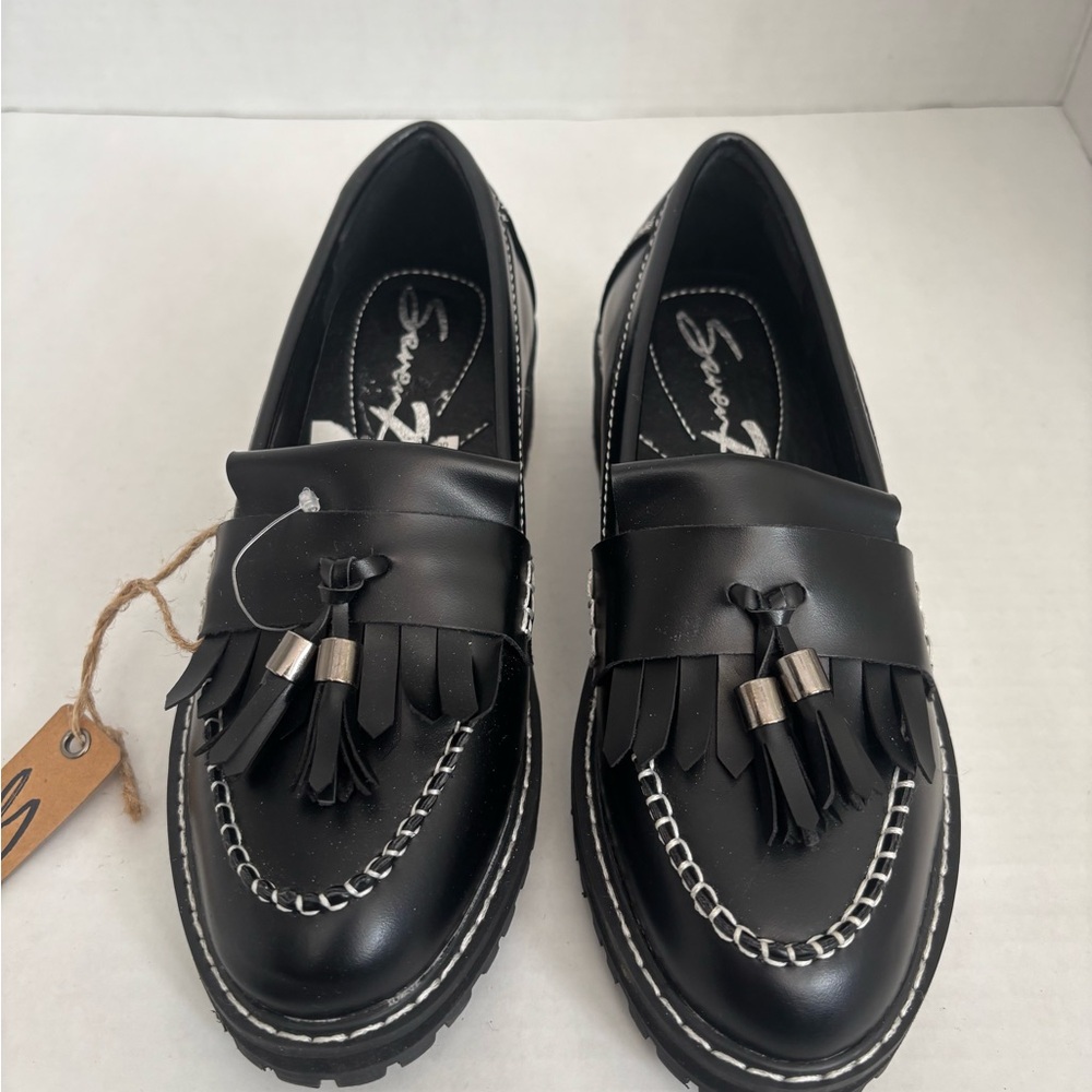 Seven7 Black Loafers W/ Tassels. Size 6. Never worn.